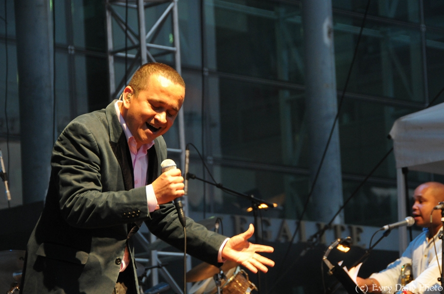 Evry Daily Photo - Fete de la Musique Evry 2010 - Yuri Buenaventura - large - 4735574539.jpg